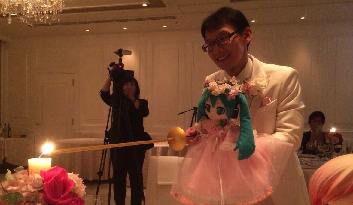 El Japonés que se casó con su waifu podría a perder su esposa virtual 