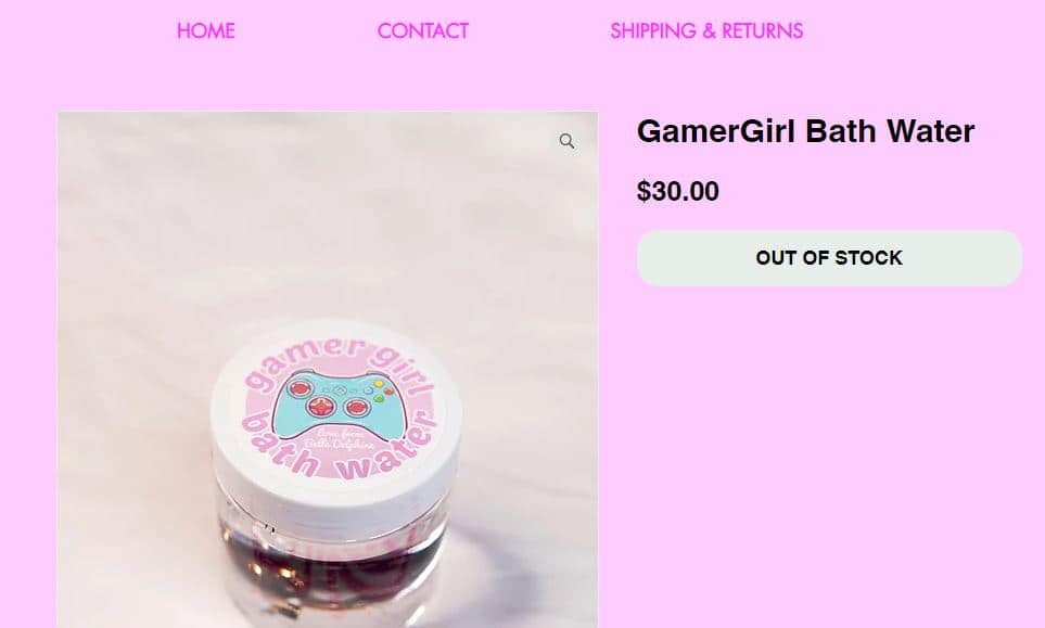 Cosplayer Belle Delphine vende el agua con la que se bañó