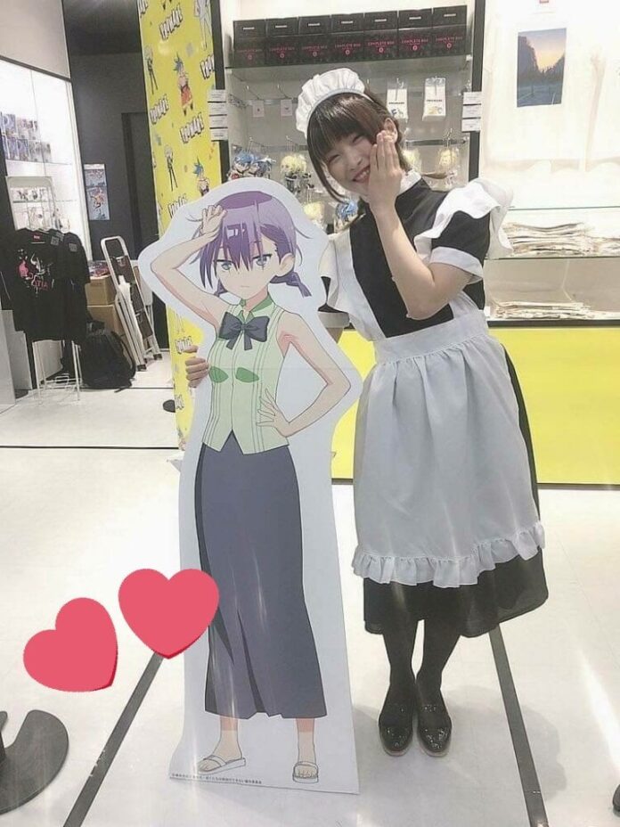 Bokutachi wa Benkyou ga Dekinai: La seiyuu de Asumi Kominami se viste de maid para regalar postales 