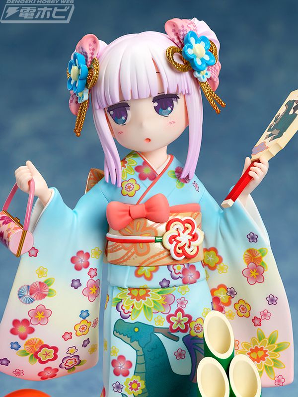 Kanna Kamui viste un kimono en una figura a escala