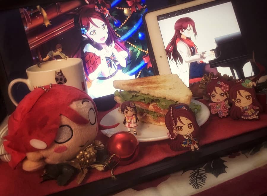 Otakus celebran la navidad en compañía de su waifu