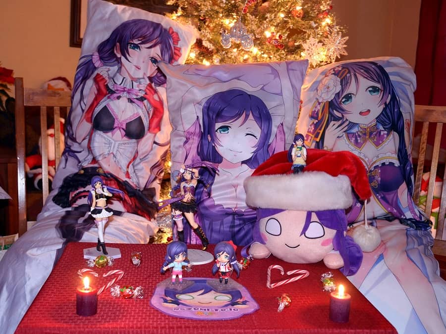 Otakus celebran la navidad en compañía de su waifu