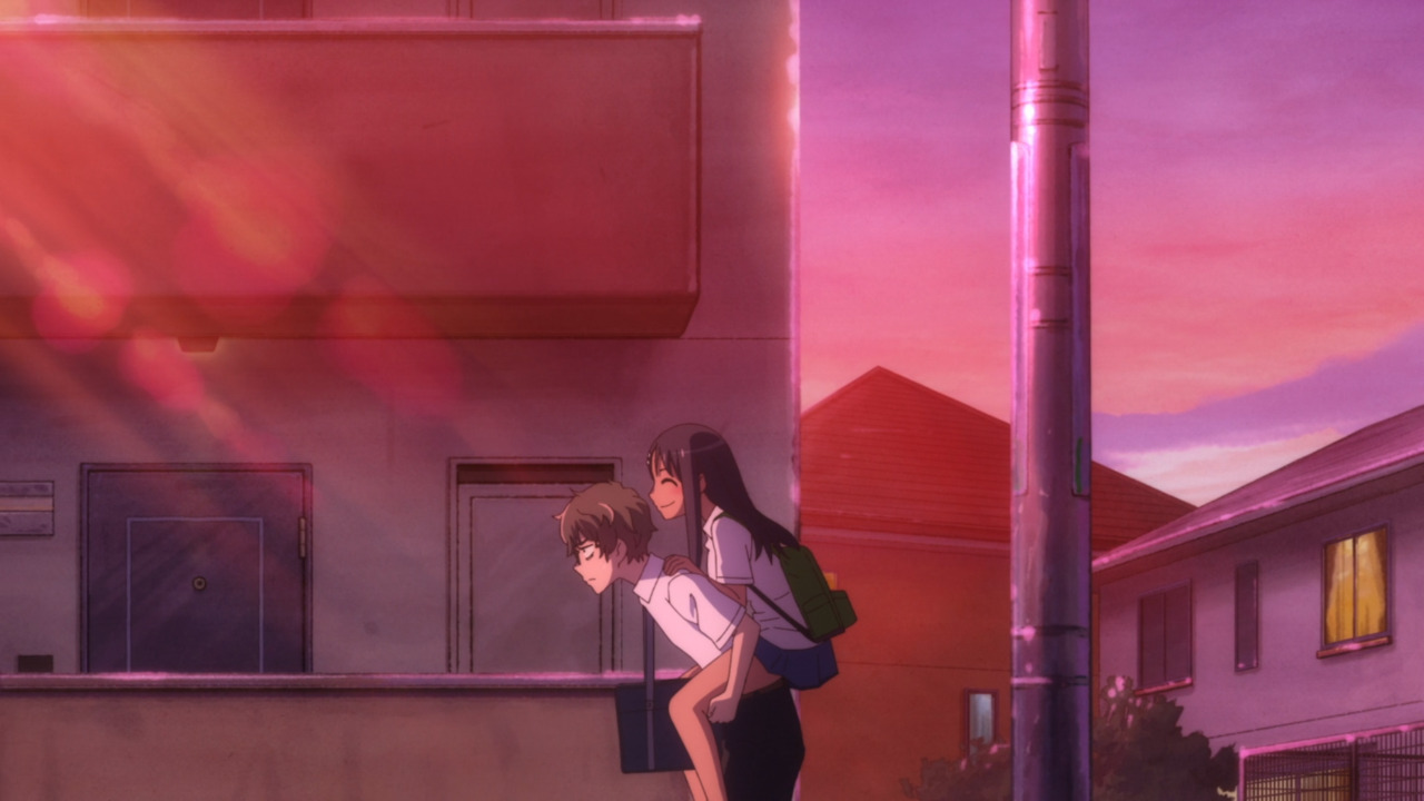 Nagatoro siendo cargada por Naoto