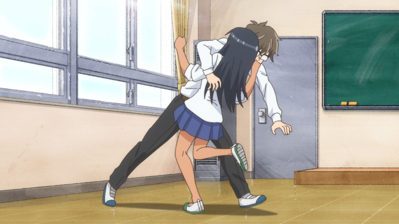 Naoto hace un agarre a Nagatoro