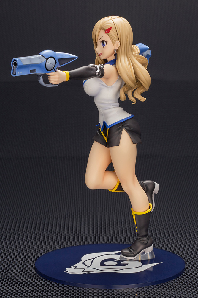Edens zero Rebecca Bluegarden figura2