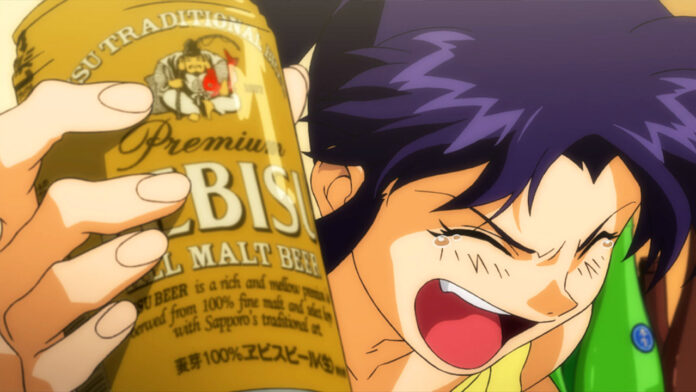 misato bebiendo cerveza