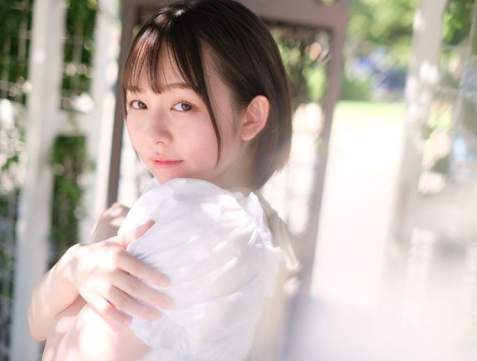 Sarina Toyama Meisa Nishimoto Sarina Toyama: La idol que es al mismo tiempo una actriz para adultos