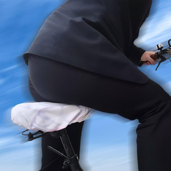 Funda de biciclieta con diseño de braguitas