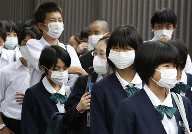 Madres en Japรณn venden mascarillas usadas de sus hijas