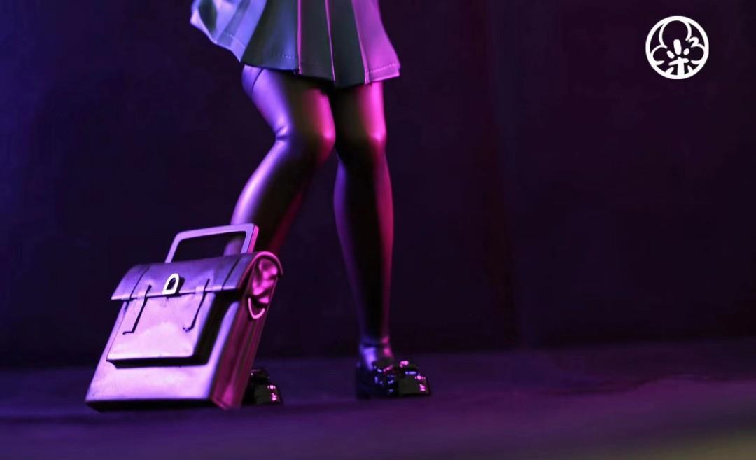 La ilustración de una colegiala invisible tendrá una figura