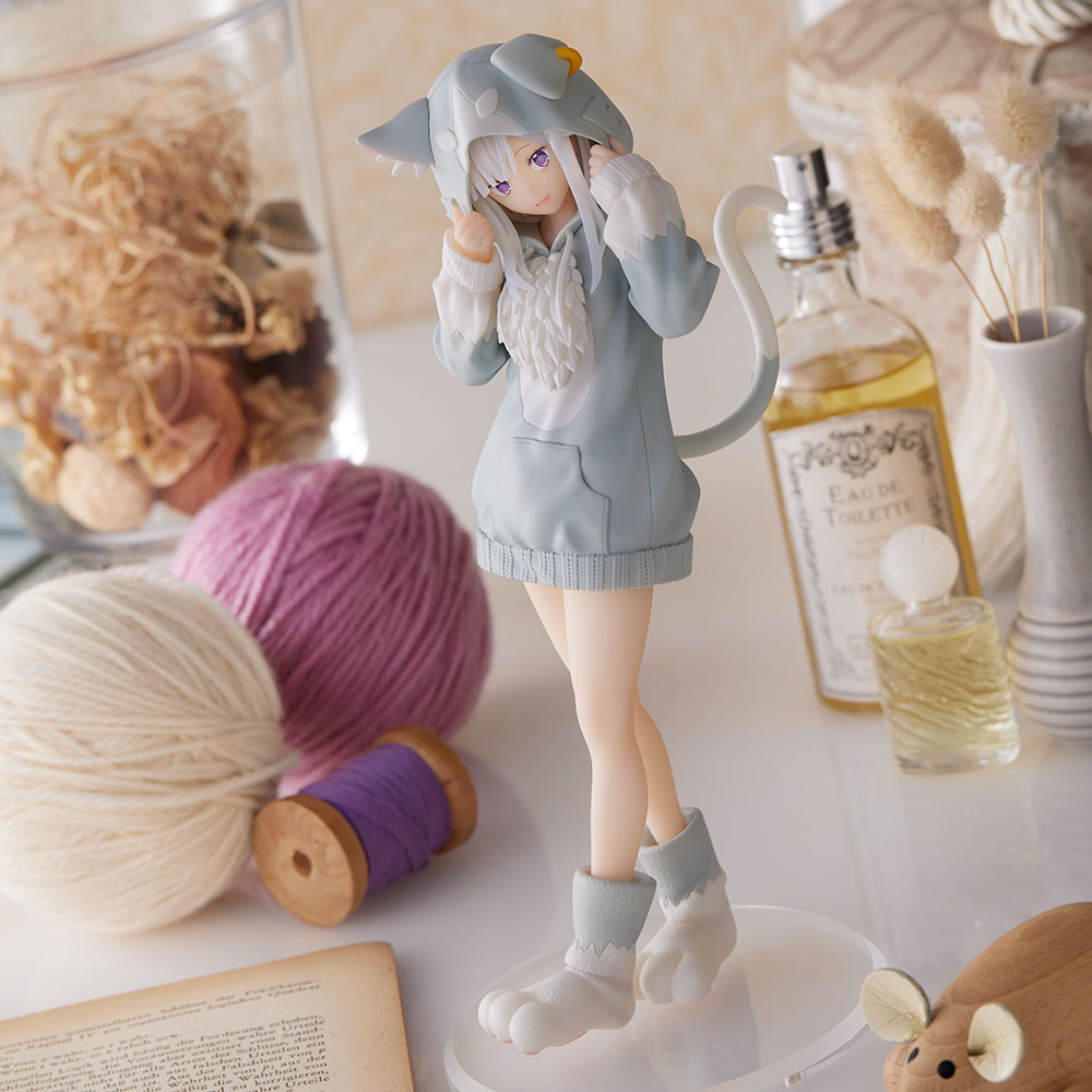 ReZero - Emilia luce una adorable sudadera inspirada en Puck