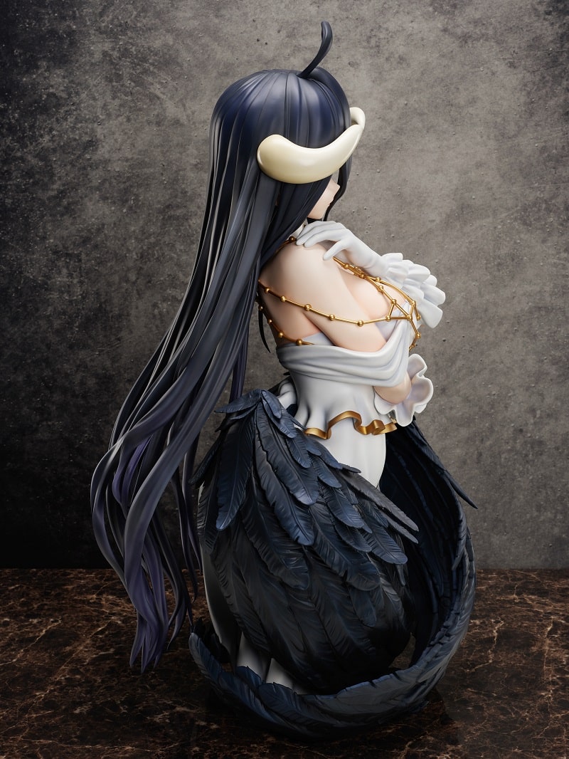 Overlord Albedo nos deleita con una figura de busto de tamaño real