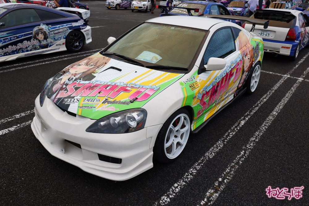 Cientos de automóviles con waifus de anime invaden Japón