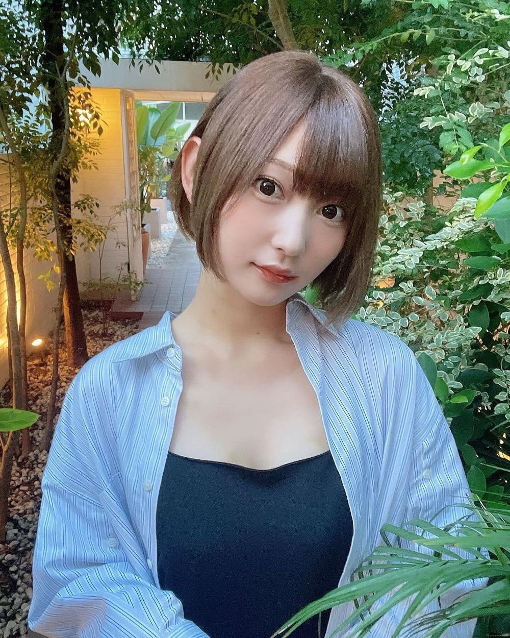 Manaka-Shida-hostess-idol