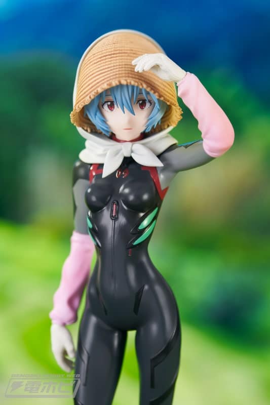 Rei Ayanami de Evangelion se convierte en una granjera en una figura