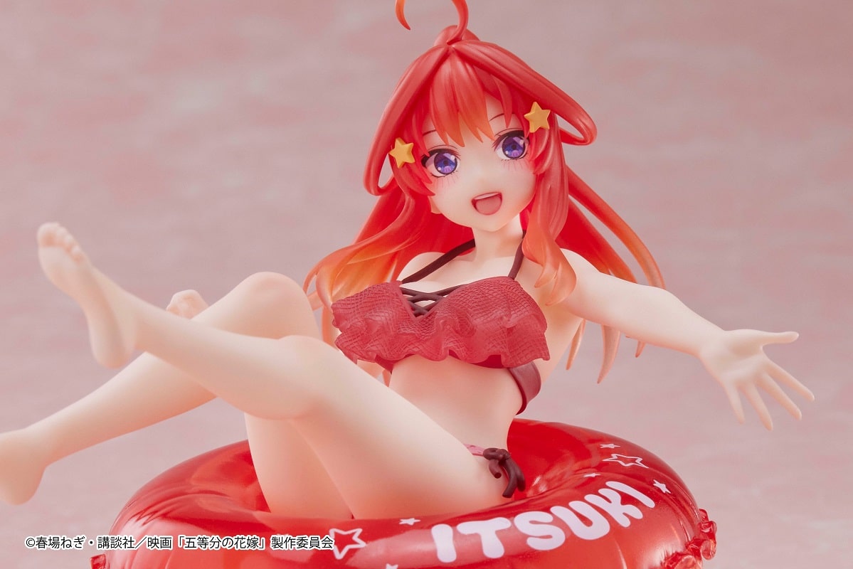 Go Toubun no Hanayome: Itsuki y Yotsuba te dejan sin aliento con figuras en trajes de baño