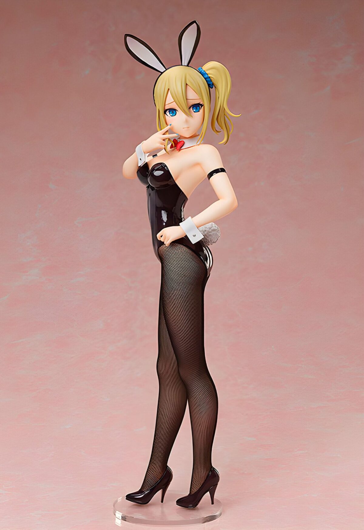 Kaguya-sama: Ai Hayasaka nos enamora en figura de conejita
