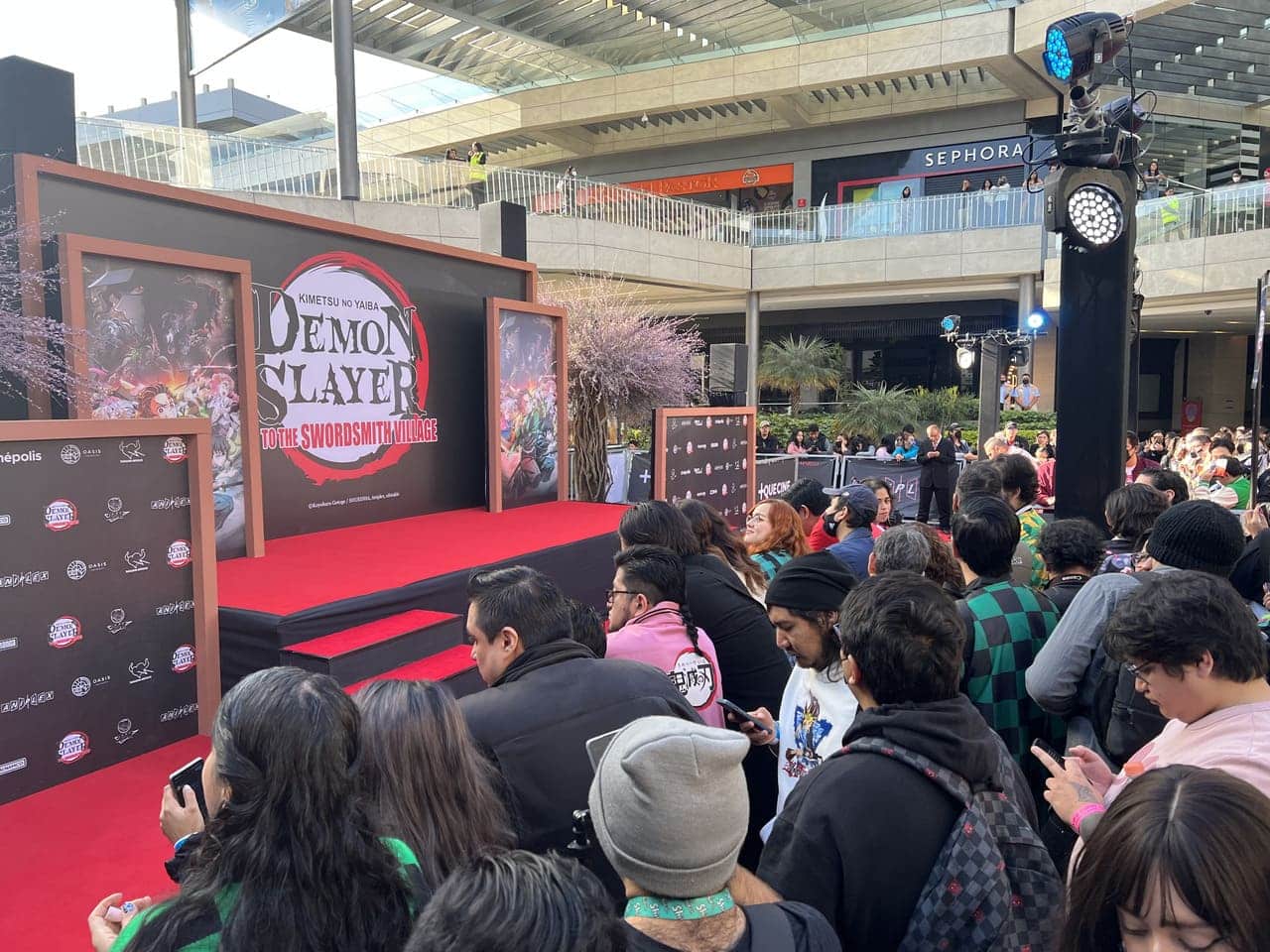 demon slayer world tour Mexico - fans