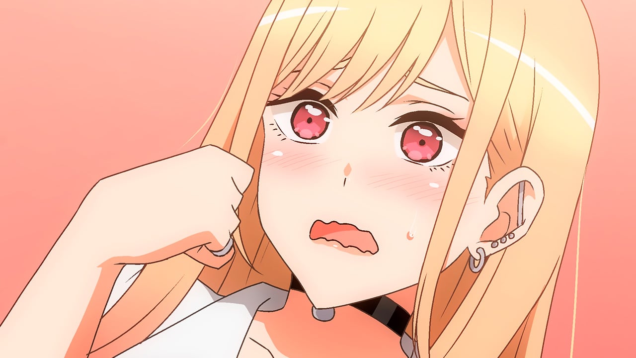 H de My Dress-Up Darling confunde a otakus por un beso de Gojo y Marin