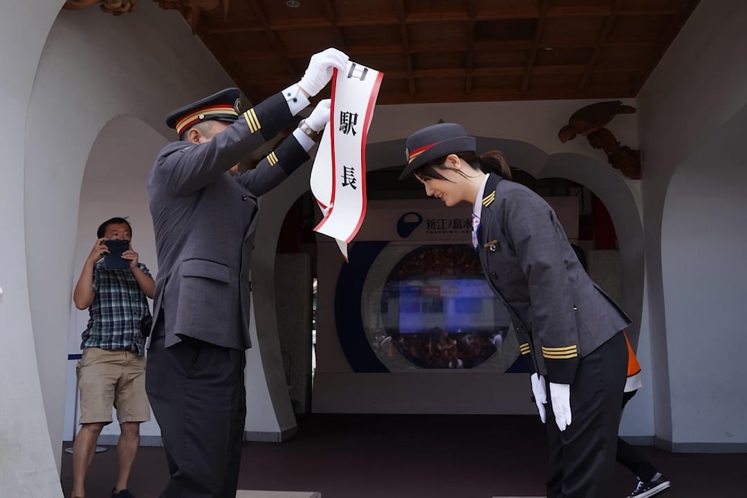 Seishun Buta Yarou convierte a Mai en jefa de estación de tren