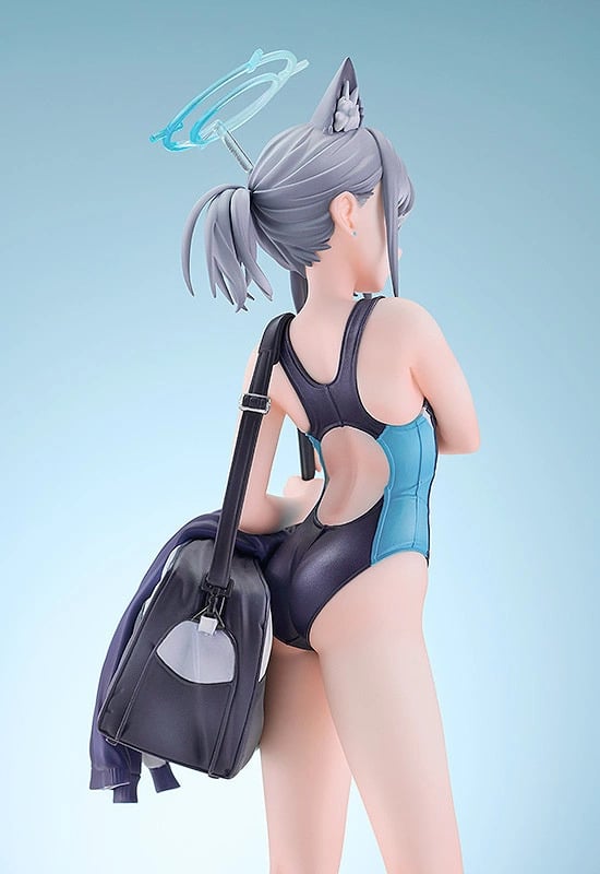 Shiroko Sunaookami de Blue Archive se viste con un traje de baño en esta nueva figura