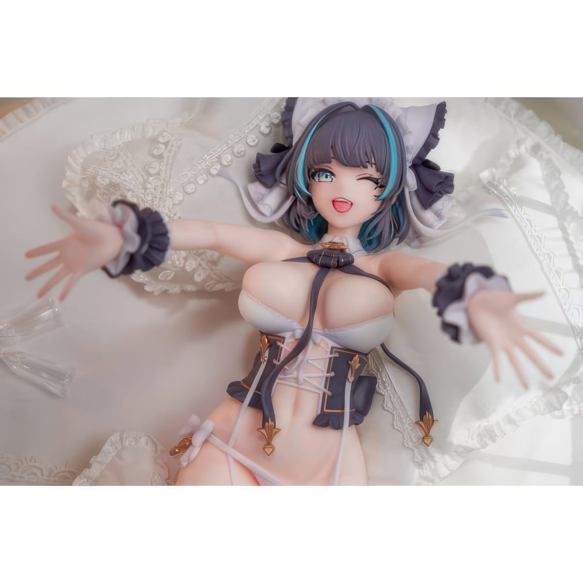 Azur-Lane-Cheshire