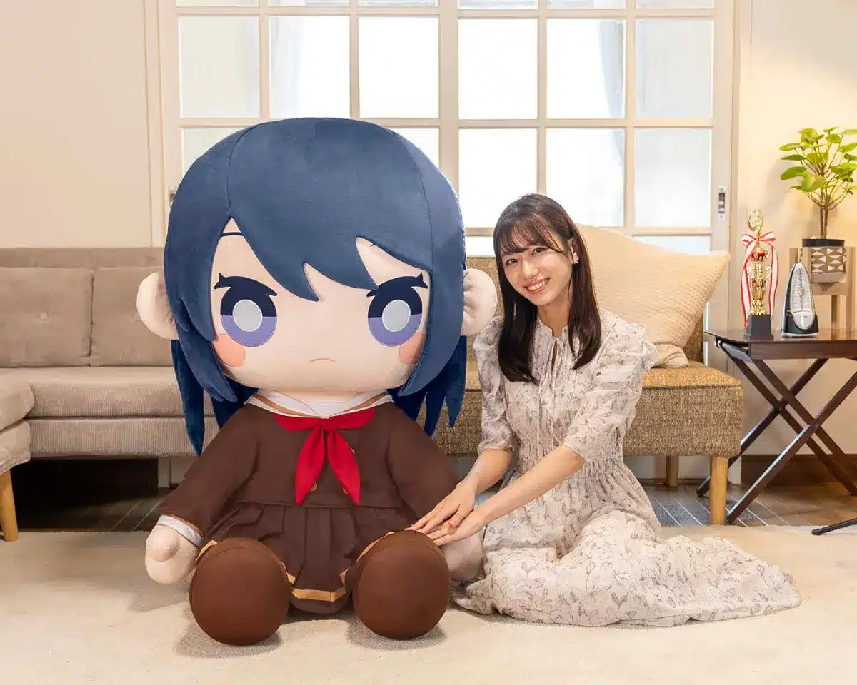 chicas Kyoto Animation peluches gigantes