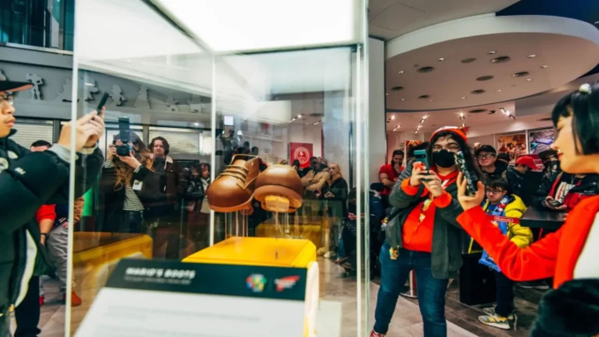 Zapatos de Mario en Exhibición en la Nintendo Store de New York