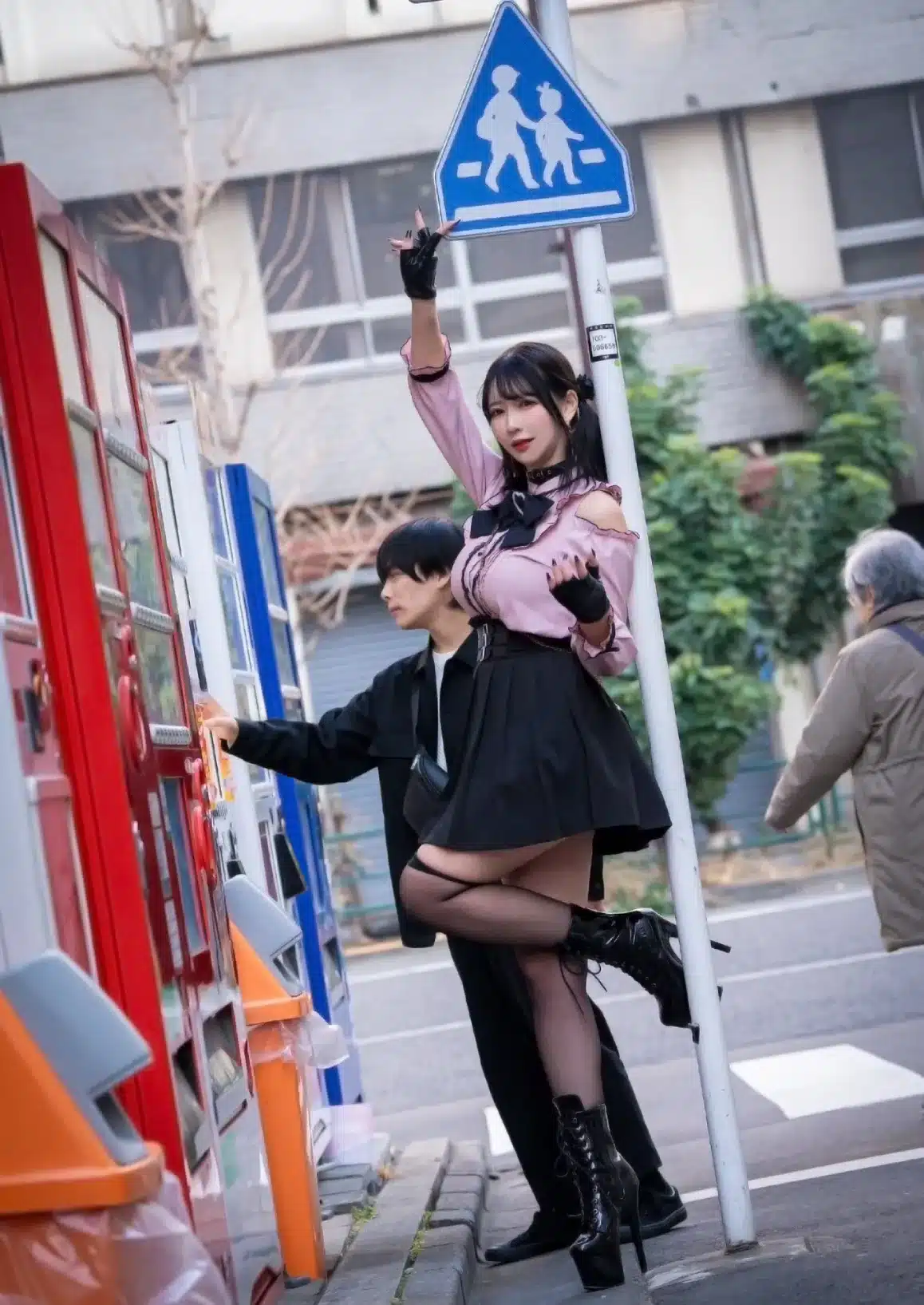 Japonesa es tan alta como Anna de The Dangers in My Heart