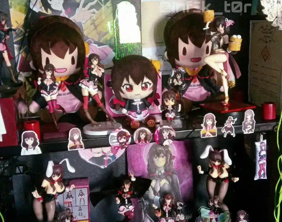 Fan de Konosuba! enseña su increíble altar de la “waifu” Yunyun