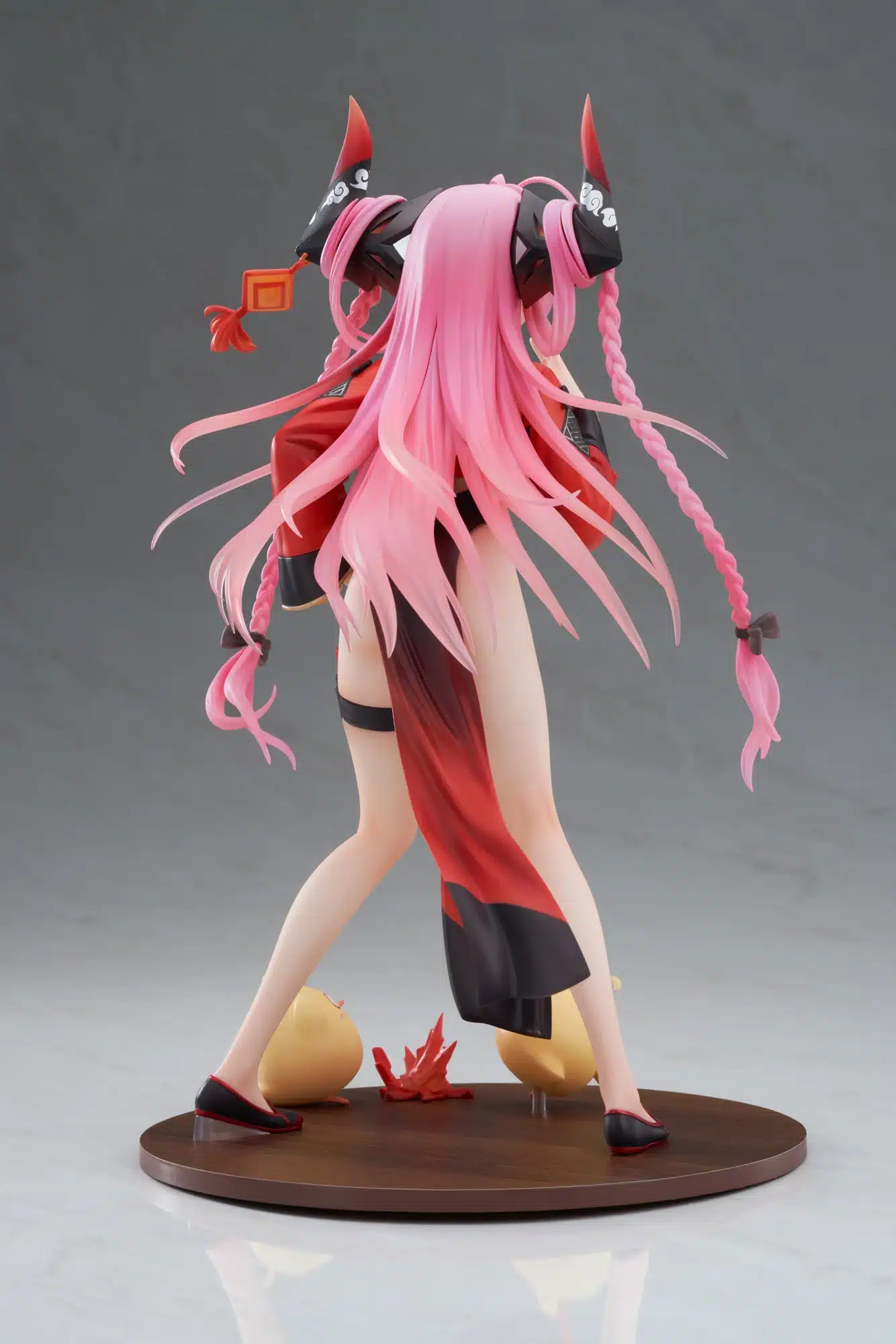 Azur Lane sorprende con una linda figura de Prinz Rupprecht