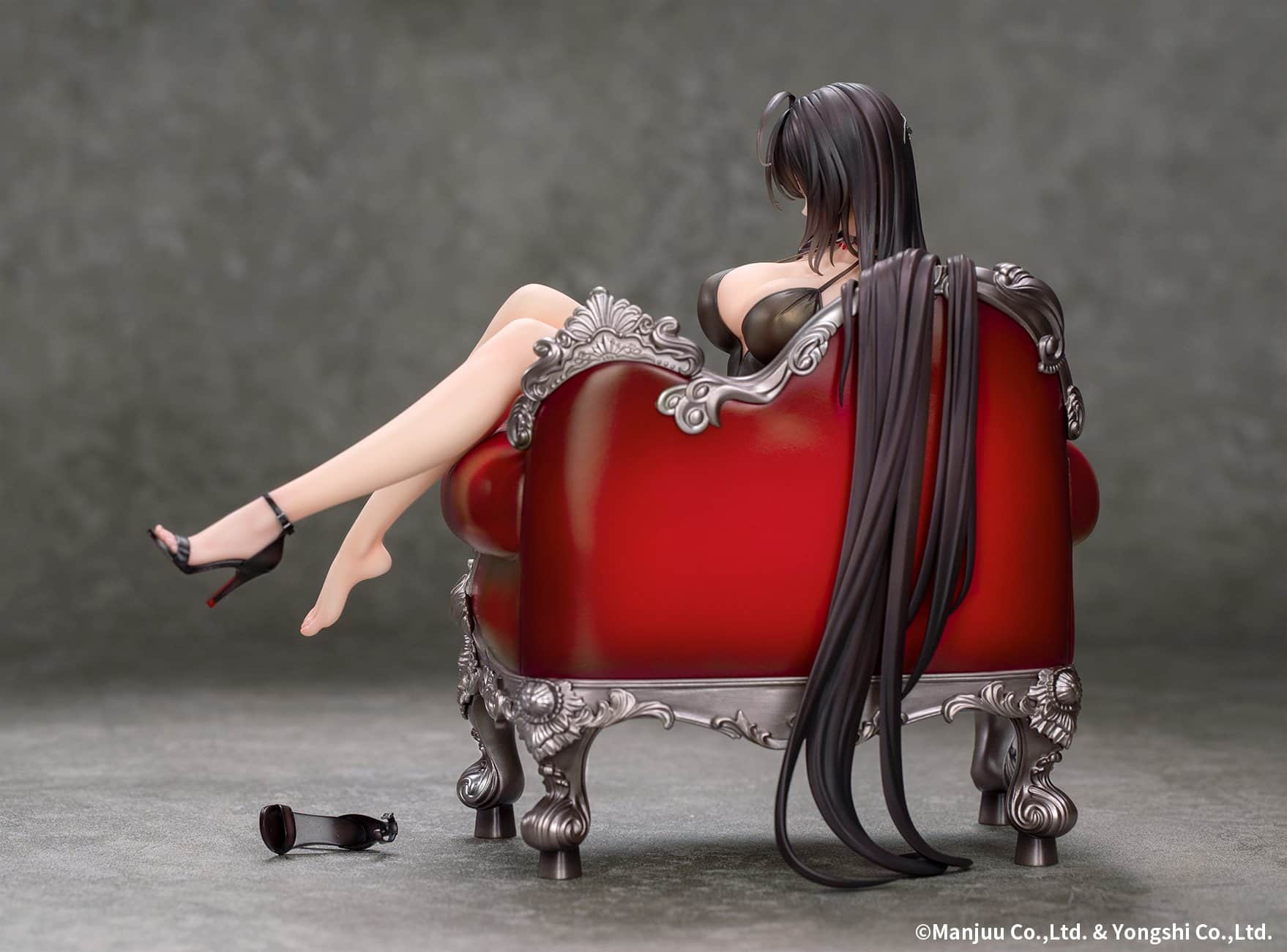Azur Lane presenta nueva figura de Taihou luciendo un atrevido vestido
