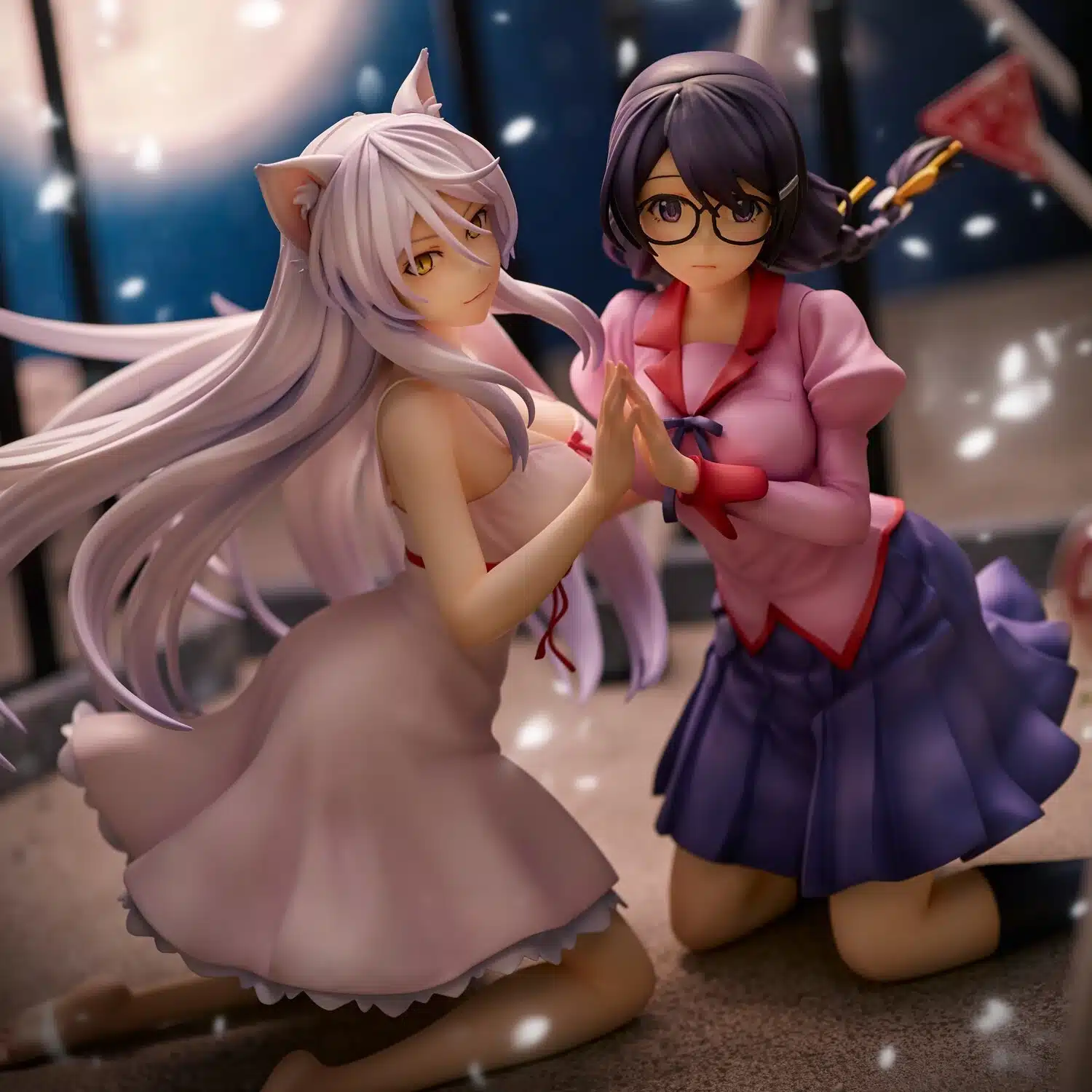 Tsubasa Hanekawa de Monogatari series es recreada en una maravillosa figura doble