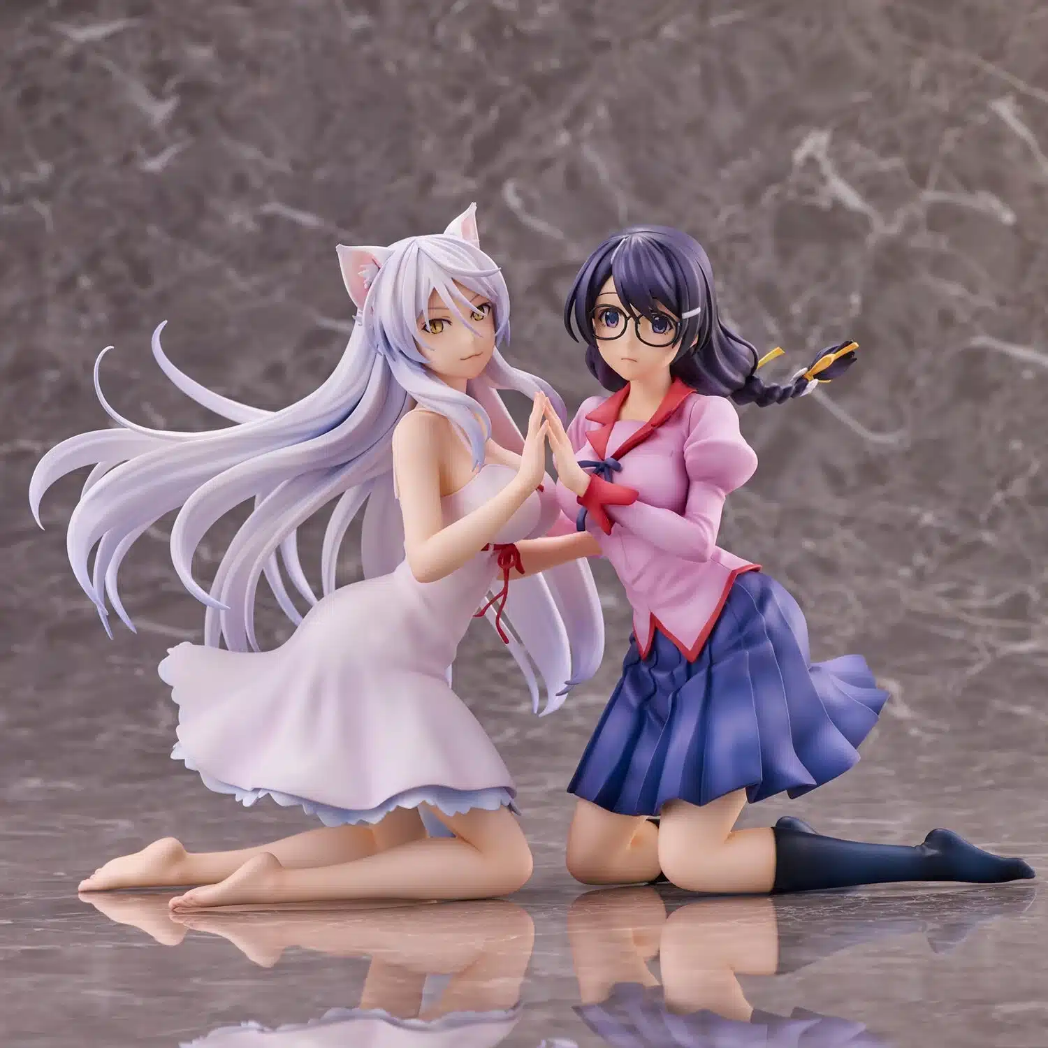 Tsubasa Hanekawa de Monogatari series es recreada en una maravillosa figura doble