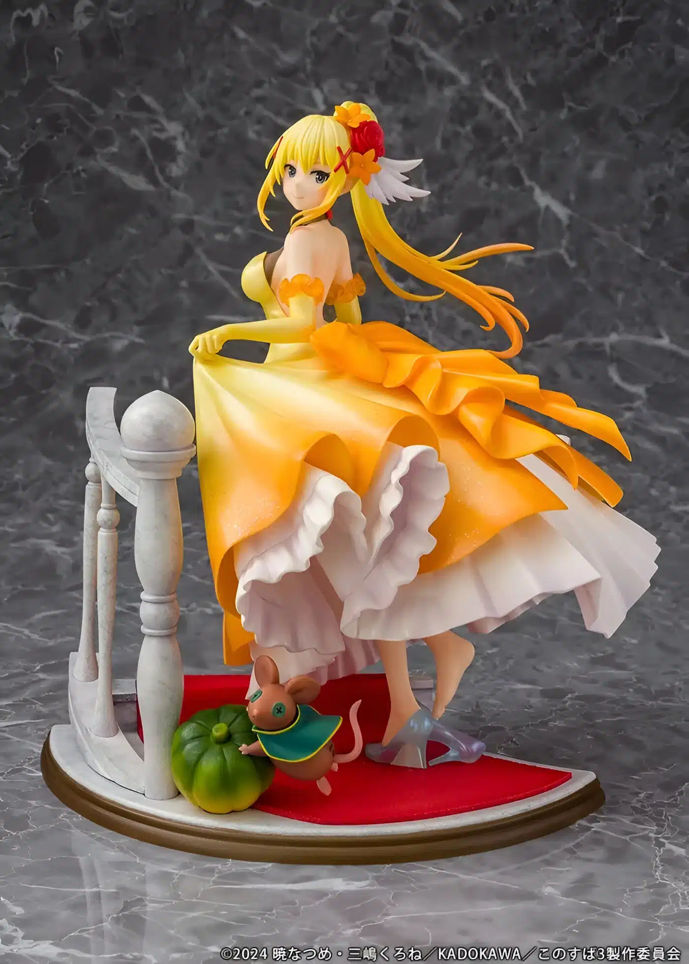 Darkness de Konosuba! se convierte en Cenicienta en espectacular figura