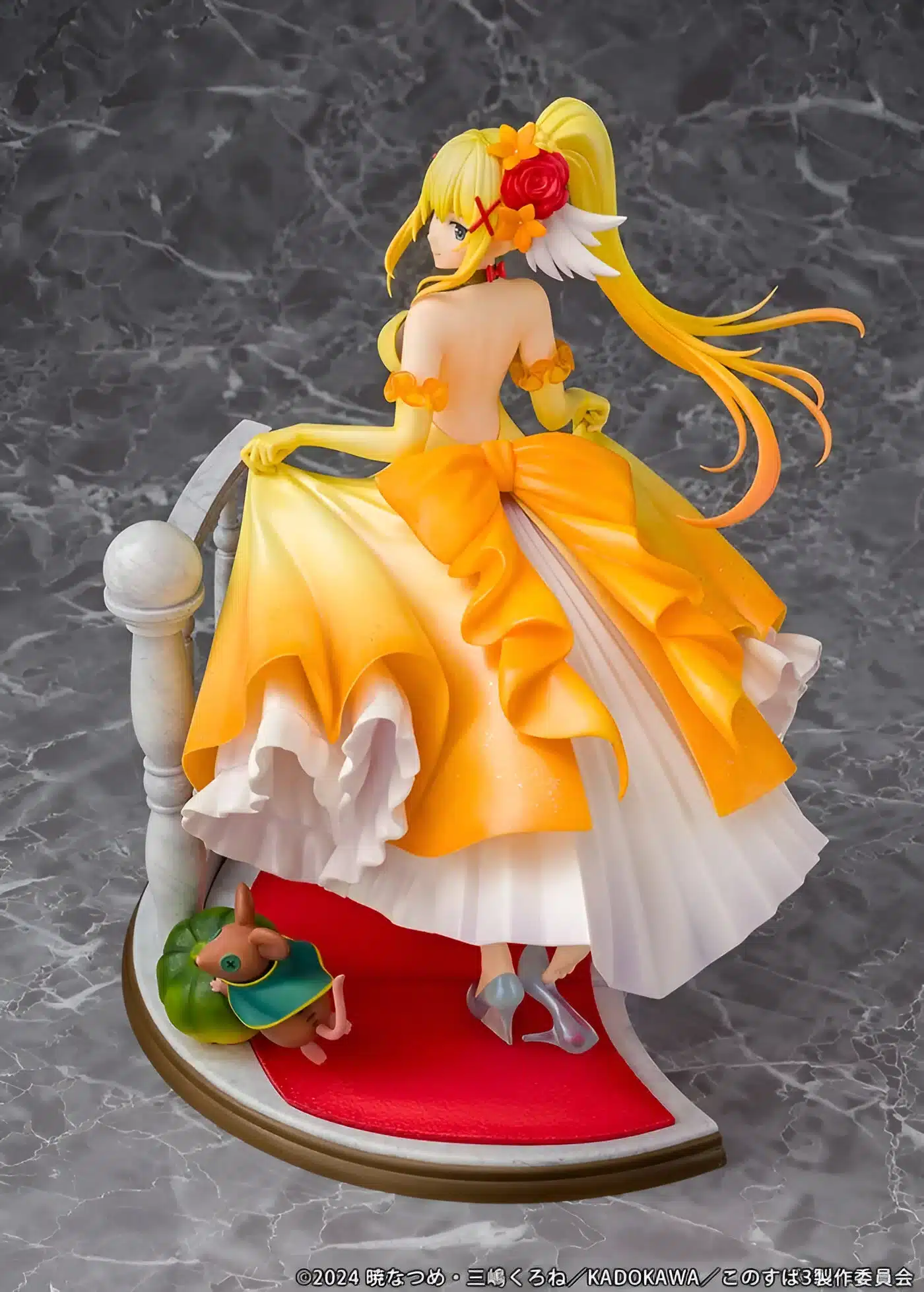 Darkness de Konosuba! se convierte en Cenicienta en espectacular figura