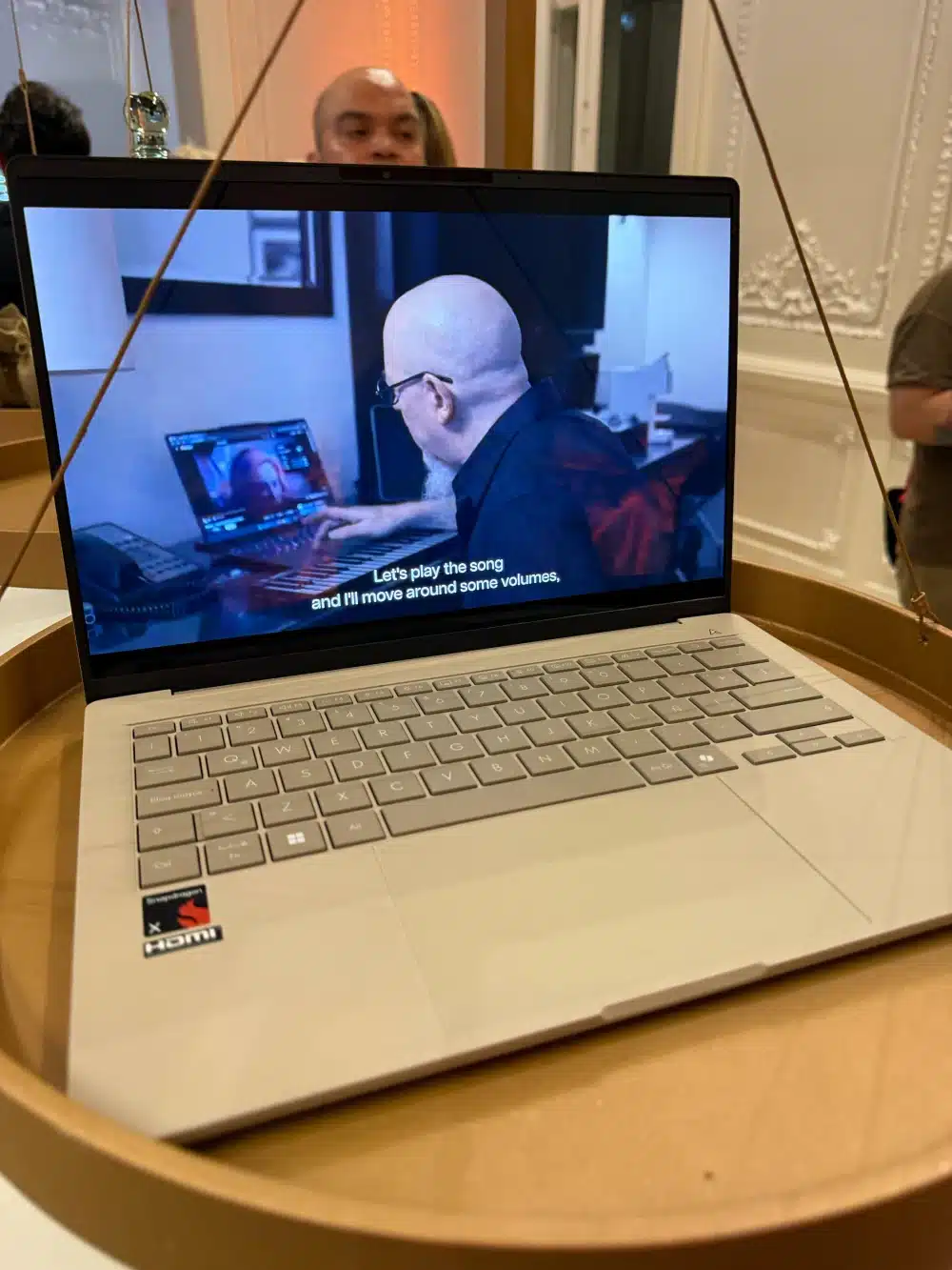 Zenbook A14 - La laptop más ligera y portable que puedes comprar 