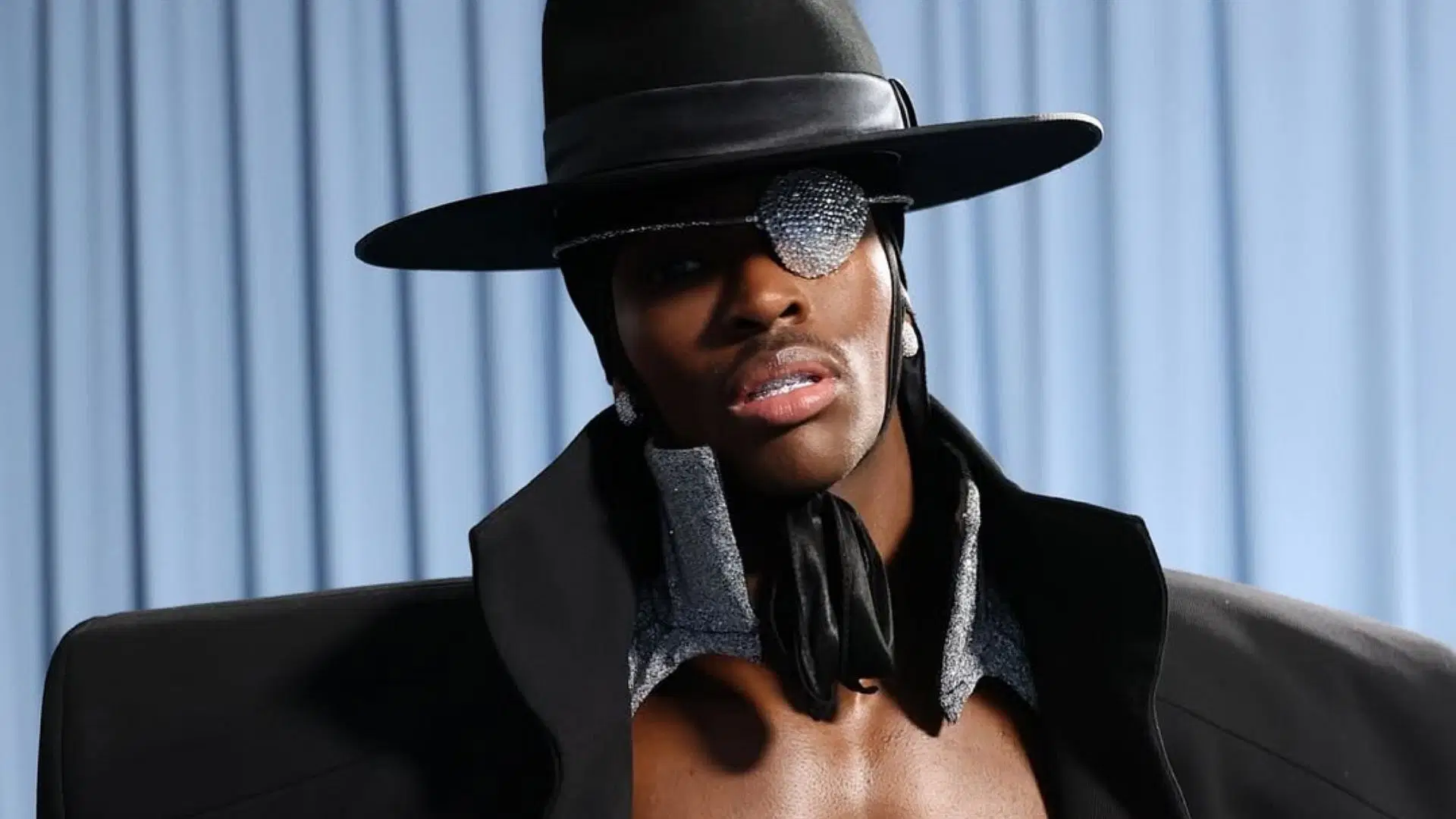 Alton Mason rinde homenaje a JoJo’s Bizarre Adventure en la Met Gala 2025