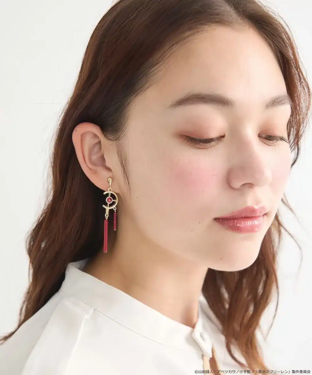 Frieren Viste con elegancia como la Elfa albina con la colección de ropa oficial