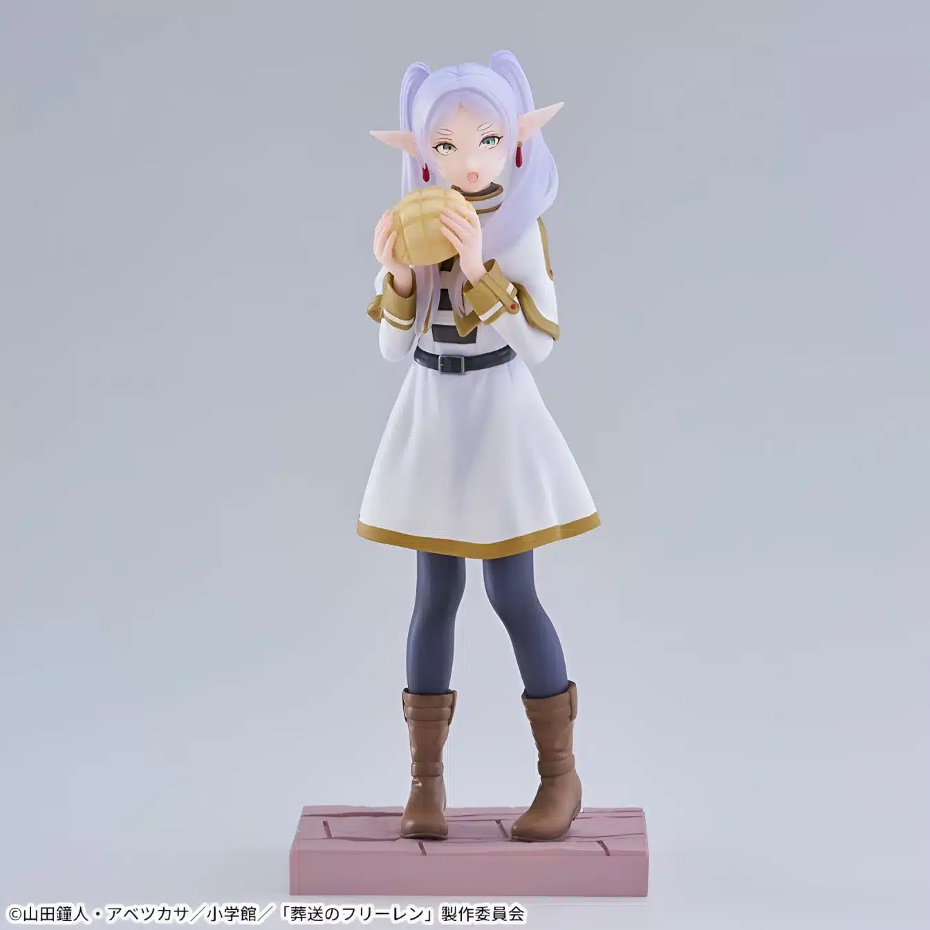 Frieren figure with clear details