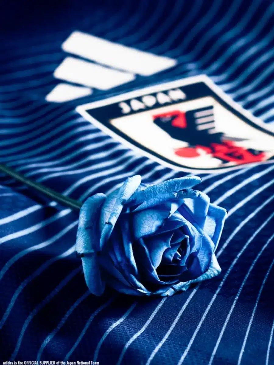 Ado hace historia: La nueva voz oficial del uniforme de Japón para el Mundial 2026