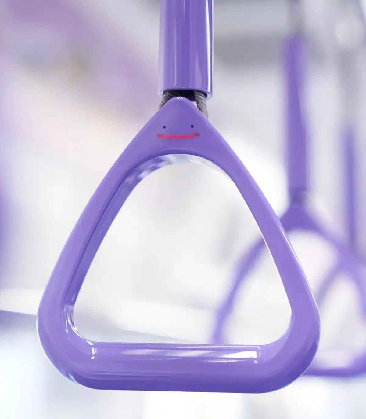 Ditto invade el metro de Tokio para celebrar lo nuevo de Pokémon